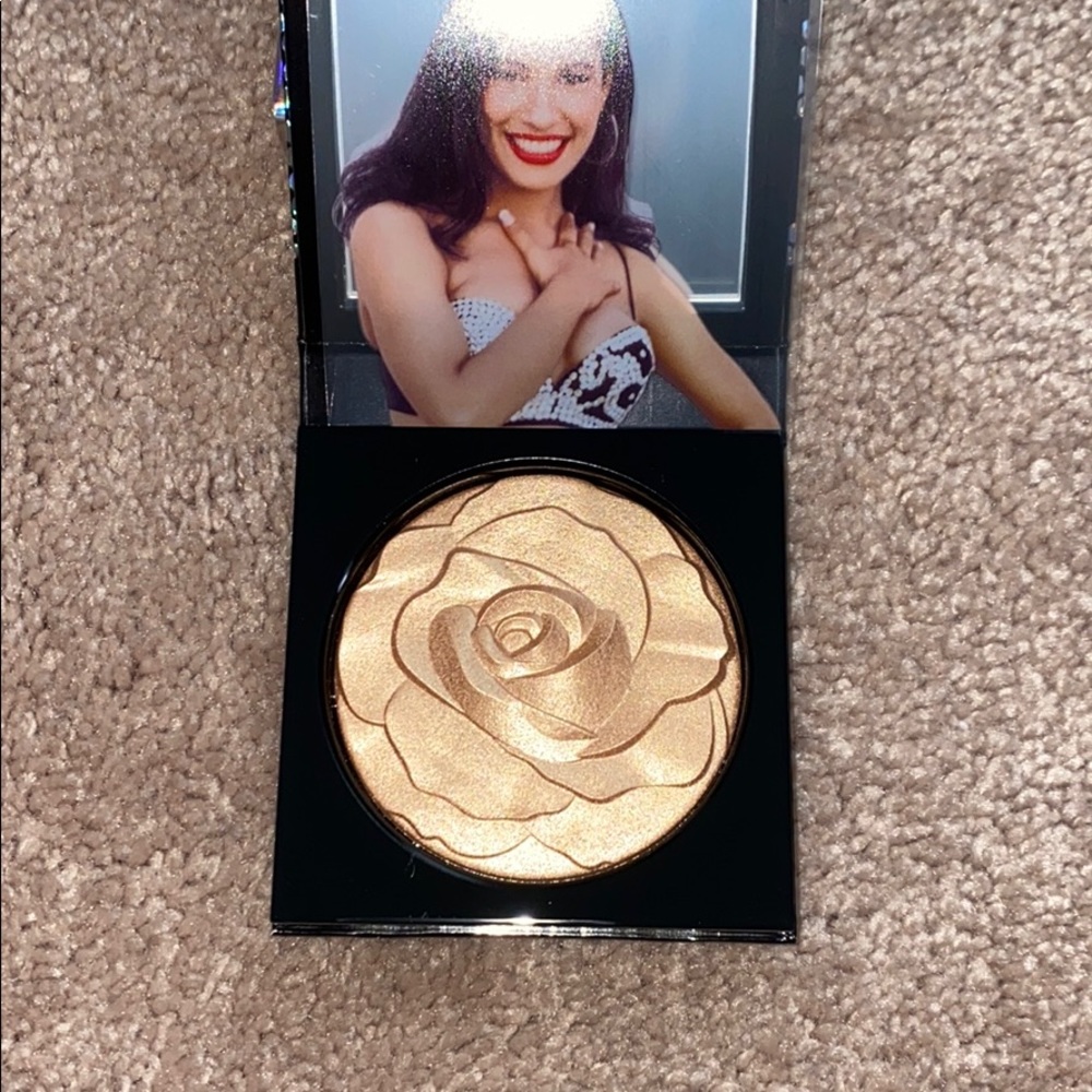 Selena La Reina Skinfinish